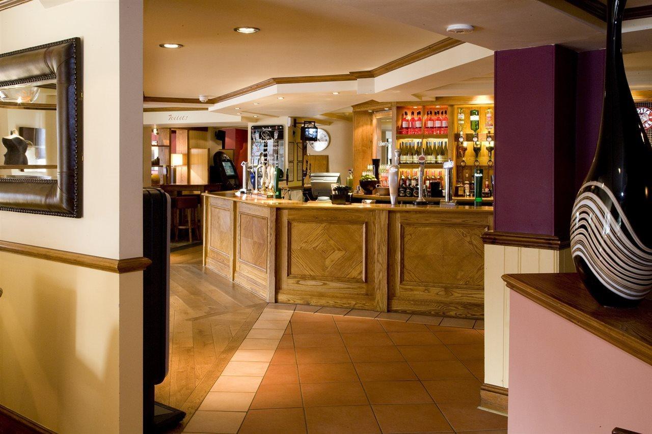 Premier Inn London Ромфорд Экстерьер фото