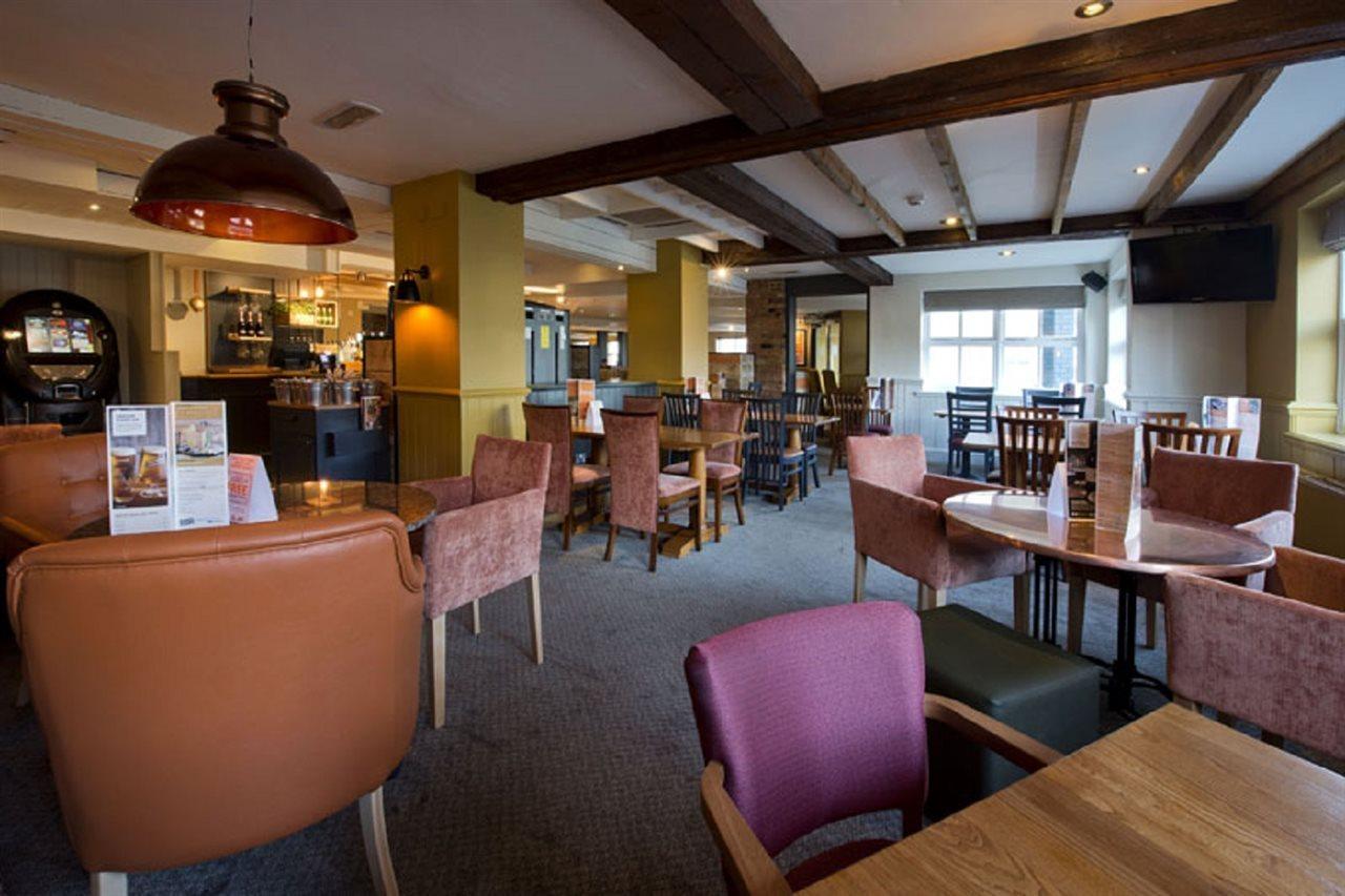 Premier Inn London Ромфорд Экстерьер фото