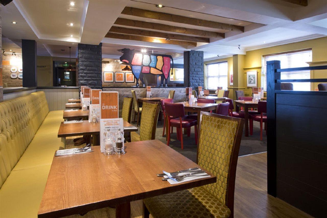 Premier Inn London Ромфорд Экстерьер фото