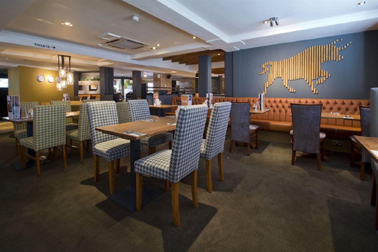 Premier Inn London Ромфорд Экстерьер фото