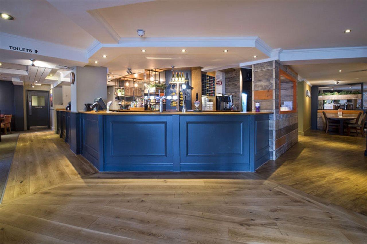Premier Inn London Ромфорд Экстерьер фото