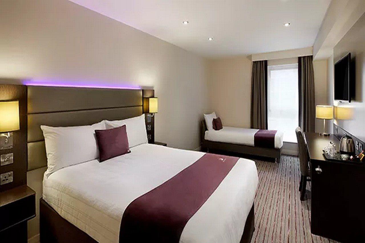Premier Inn London Ромфорд Экстерьер фото