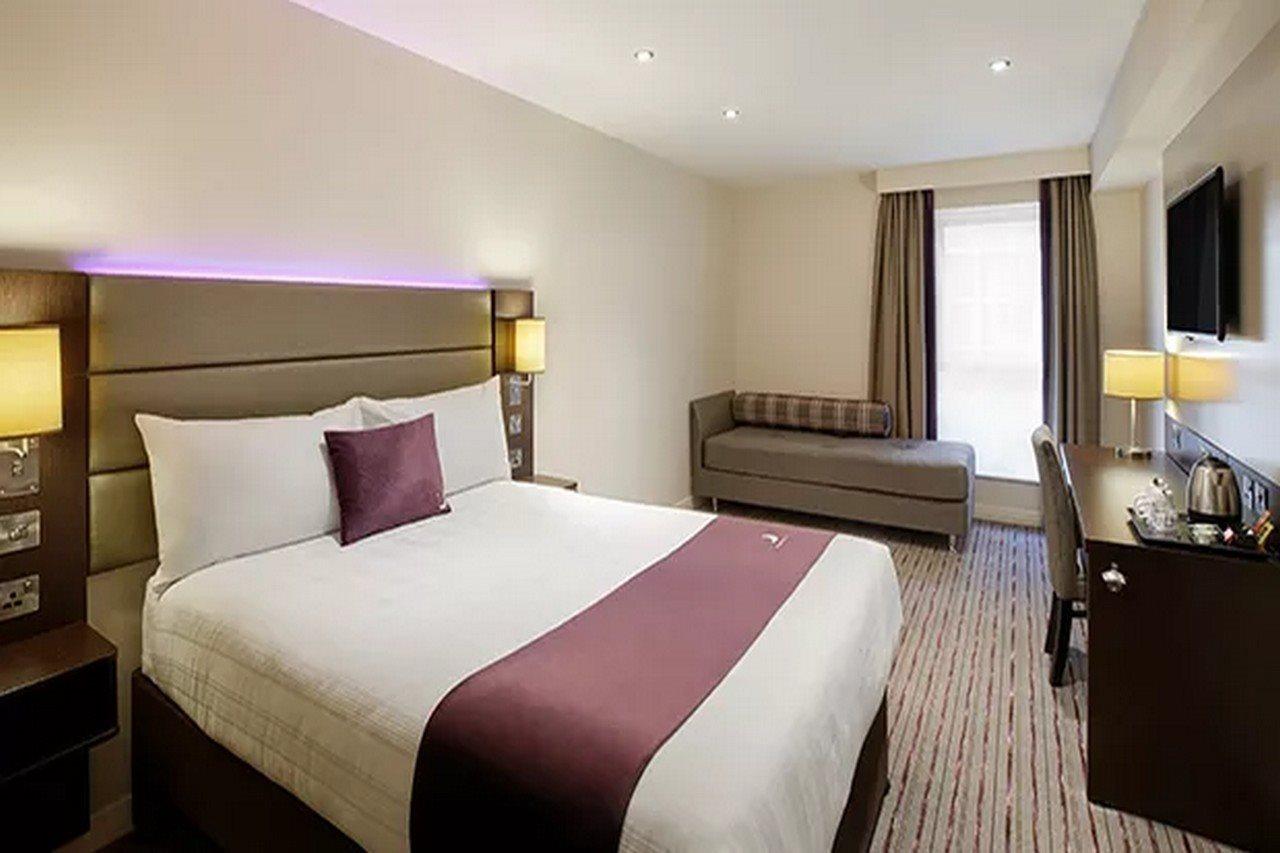 Premier Inn London Ромфорд Экстерьер фото