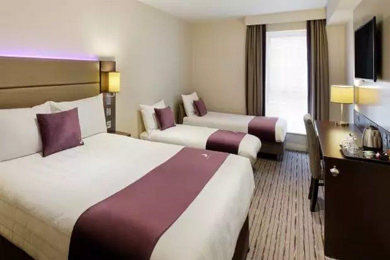 Premier Inn London Ромфорд Экстерьер фото