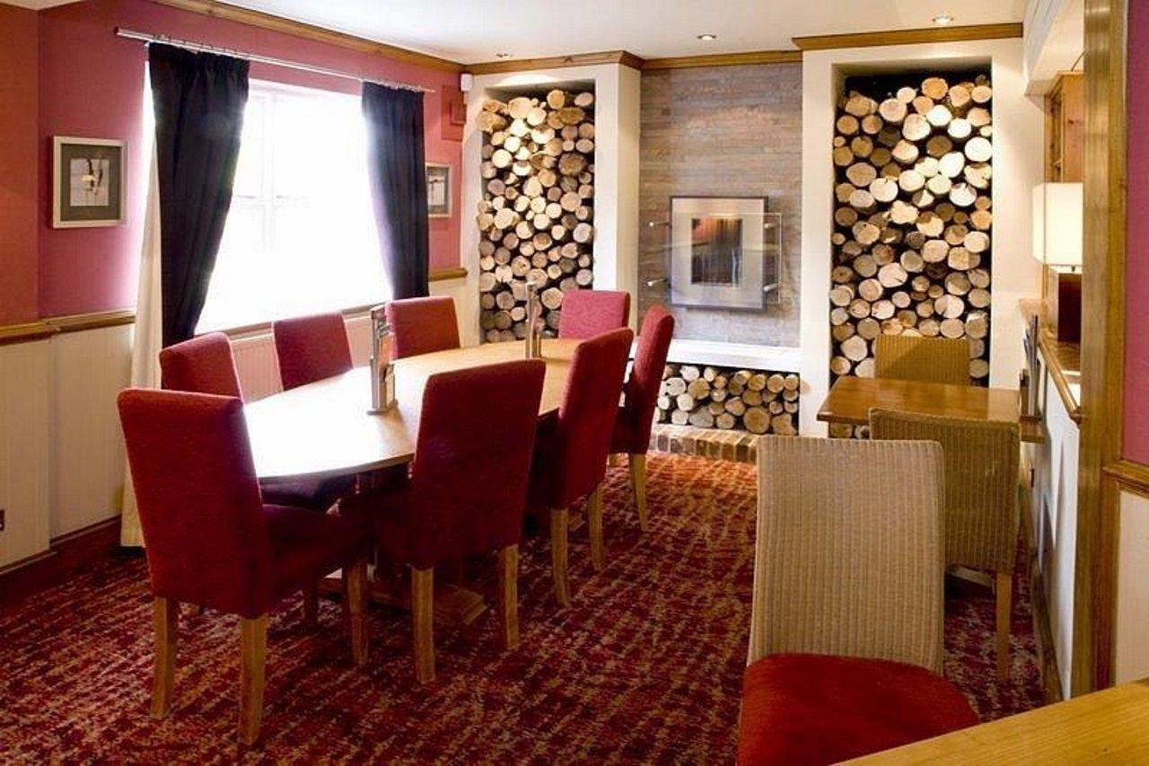 Premier Inn London Ромфорд Экстерьер фото
