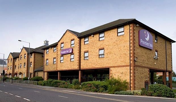 Premier Inn London Ромфорд Экстерьер фото